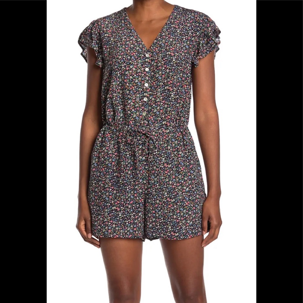 Brand New w/o tags Rails Chloe Floral Print Flutter Sleeve Romper Size Large